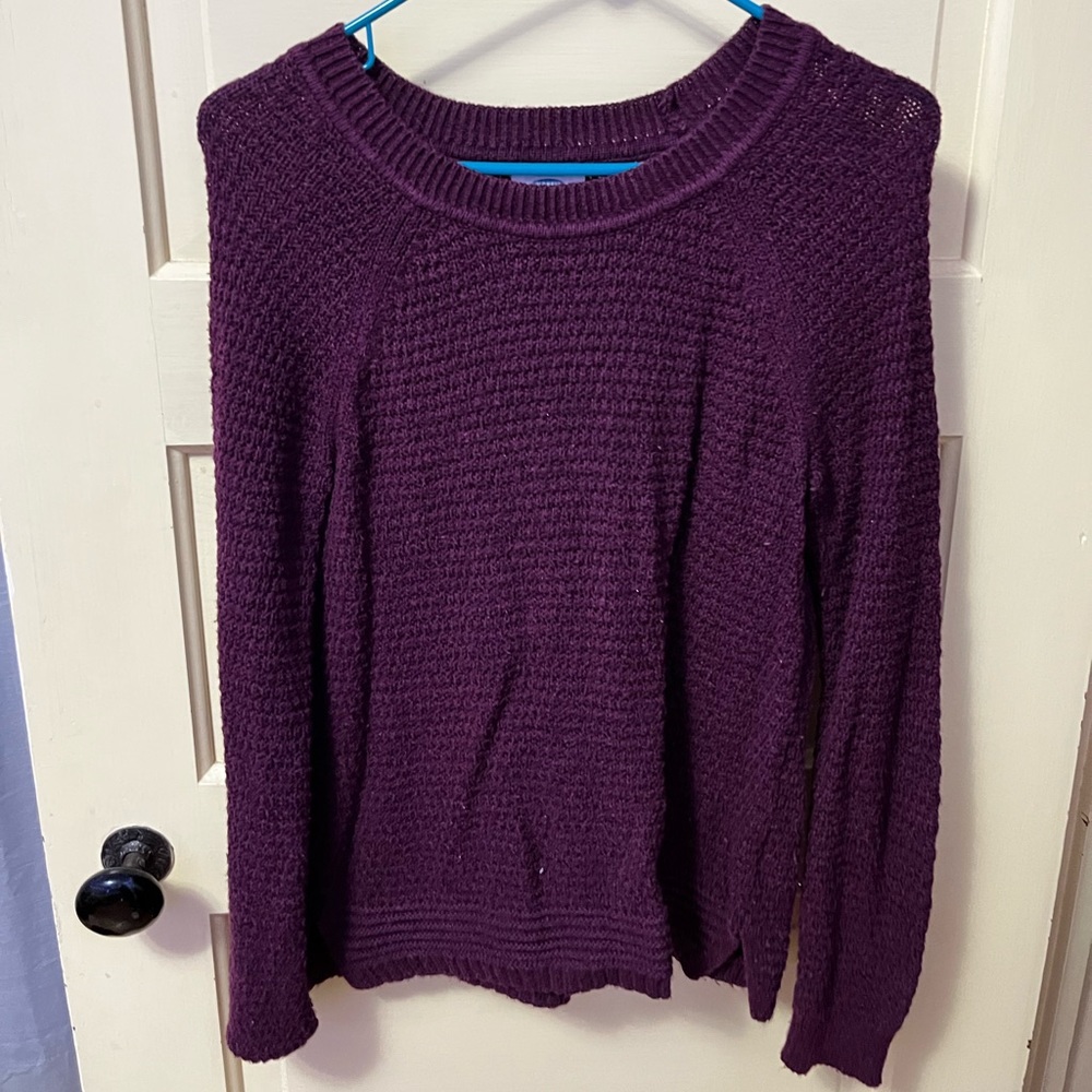Old Navy maroon sweater